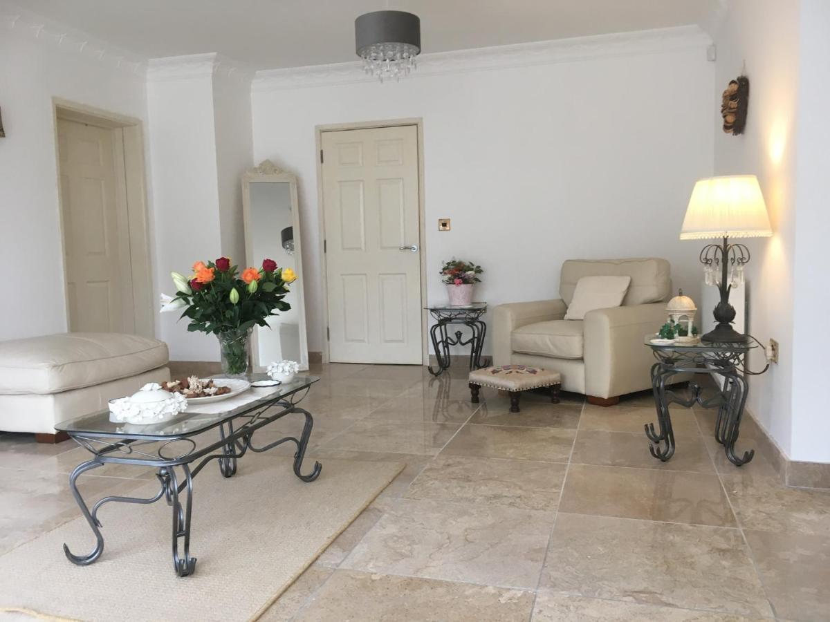 Rowan House Bed Breakfast Main House & Self Contained Self Catering Apartment Cymmer Buitenkant foto