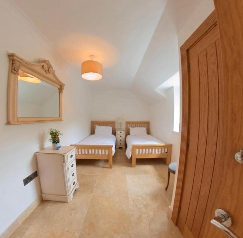 Rowan House Bed Breakfast Main House & Self Contained Self Catering Apartment Cymmer Buitenkant foto