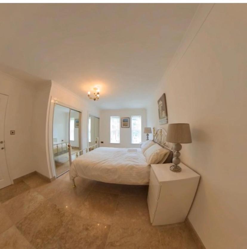 Rowan House Bed Breakfast Main House & Self Contained Self Catering Apartment Cymmer Buitenkant foto
