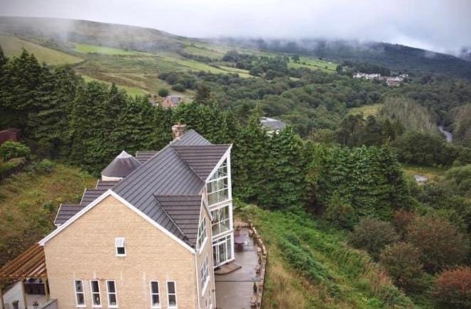 Rowan House Bed Breakfast Main House & Self Contained Self Catering Apartment Cymmer Buitenkant foto