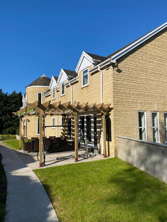Rowan House Bed Breakfast Main House & Self Contained Self Catering Apartment Cymmer Buitenkant foto